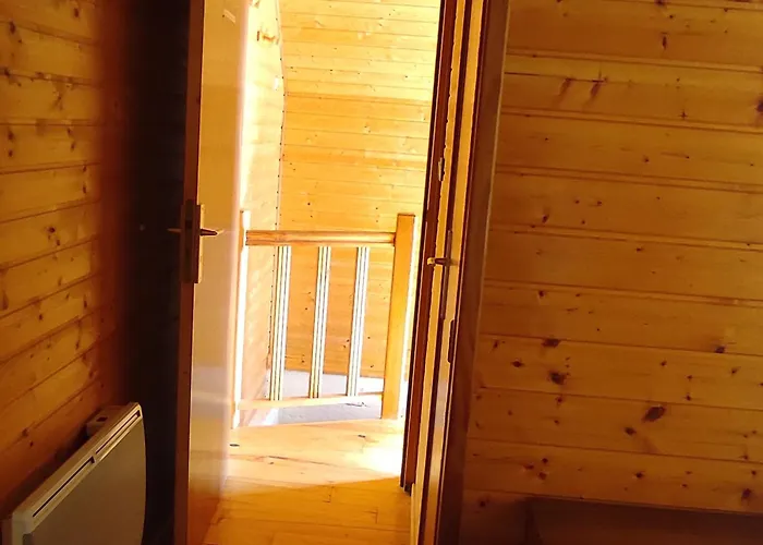 Authentique Au Coeur De La Nature Pres De Super - Fr-1-814-143 * Besse-et-Saint-Anastaise